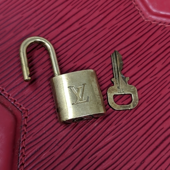 ⭐ #311 vintage Louis Vuitton padlock and k… - Picture 5 of 5